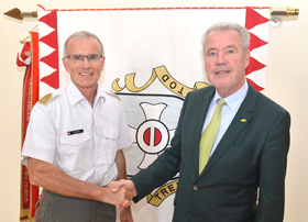 Freuen sich auf eine gute Zusammenarbeit – Bürgermeister Schneeberger und Akademiekommandant, Brigadier Herke! Freuen sich auf eine gute Zusammenarbeit – Bürgermeister Schneeberger und Akademiekommandant, Brigadier Herke!