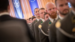 Bild17: Ausmarsch zur Erstverwendung bei der Truppe